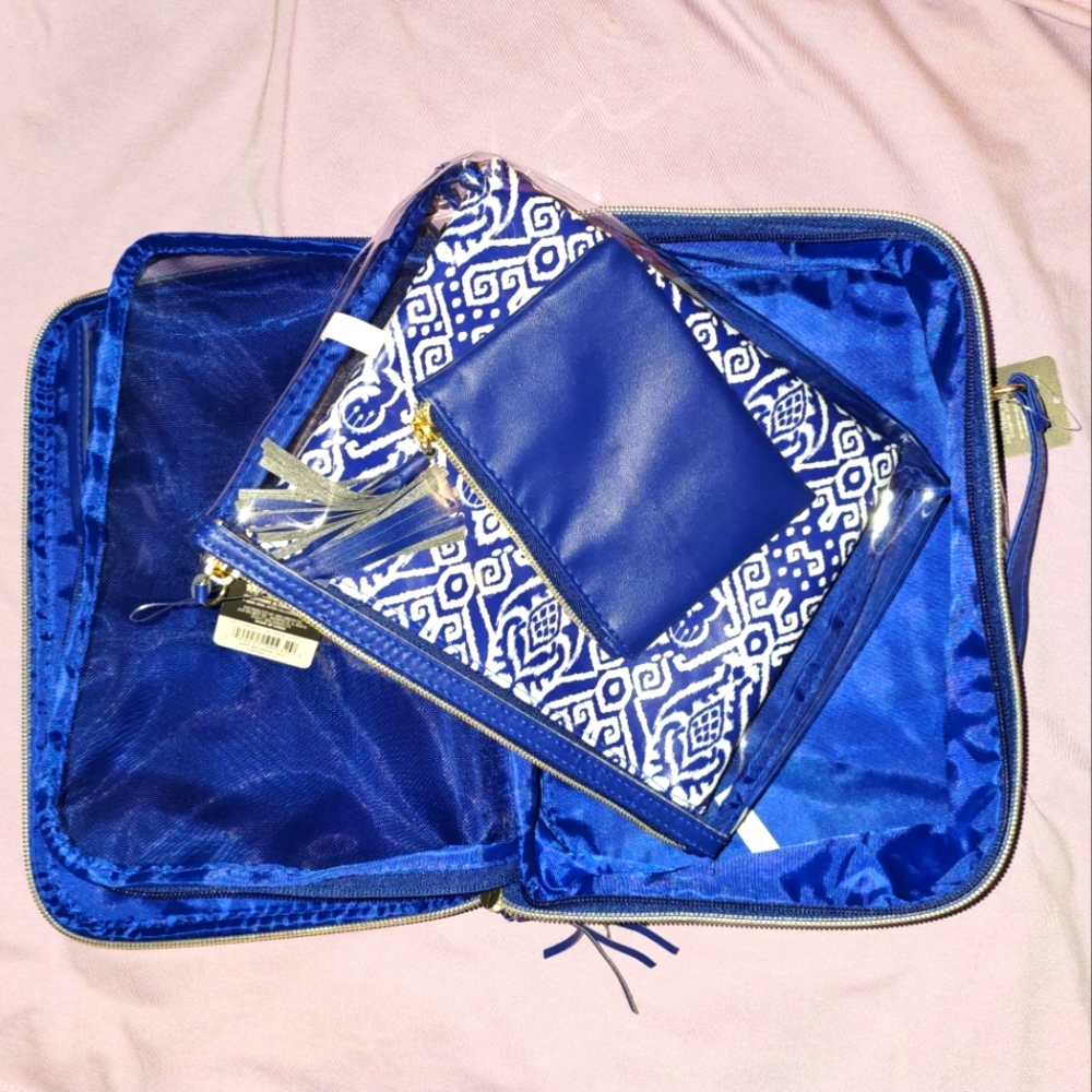 4 Piece Travel Toiletry Organization Bags. - Picture 4 of 8